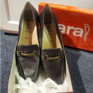 ARA Brown Leather Loafers with Gold Hardware Classic Comfort Driving Shoes‎